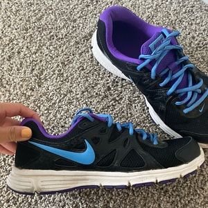 Nike Revolution 2 Sneakers - Womens Sz 8. Lightly used!